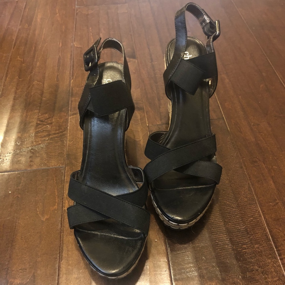 NEVER WORN Platform Wedges - Black